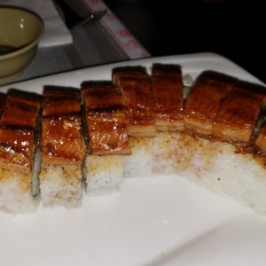 sushi anguila y cangrejo