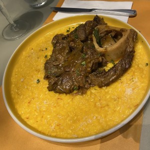 Ossobuco Con Rissoto Alla Milanese