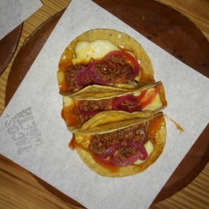 tacos de queso y chorizo