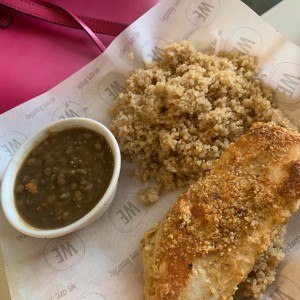 Pollo apanado con quinoa y lentenas