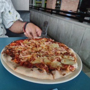pizza bolognesa
