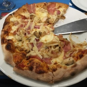Pizza de Pollo Toscano