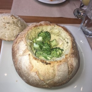 panne cook de pollo, broccoli y queso.