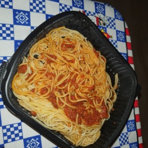 espaguetinni con camarones en salsa 