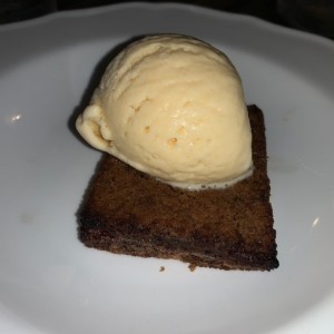 brownie con helado