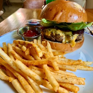The Smokey Cheeseburger - Burger Week 2020