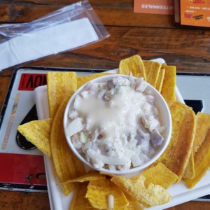 ceviche de corvina con salsa inglesa y coco