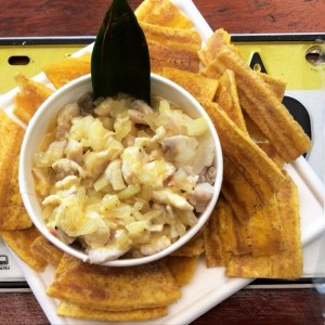 ceviche de corvina con salsa de maracuya