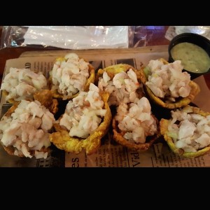 Patacones rellenos de ceviche