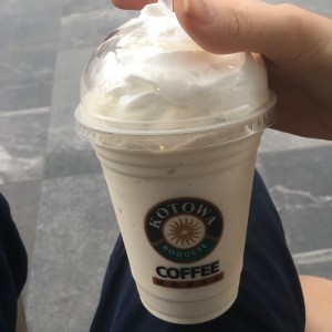 white chocolate frappe con cafe