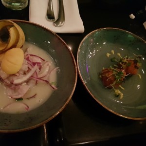 ceviche y croquetas de yuca