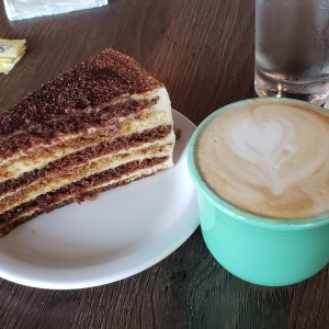 coffee cake y capucchino