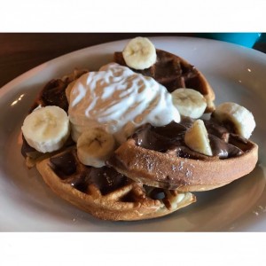 Waffles con Banana y Nutella