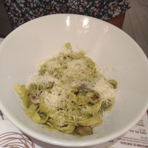 Fettuccine, pesto, hongos y camarones(Salsa a tu Gusto)