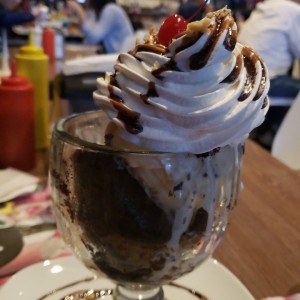 Brownie con Helado