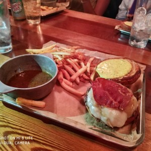 La Revolucionaria Burger Week 2019
