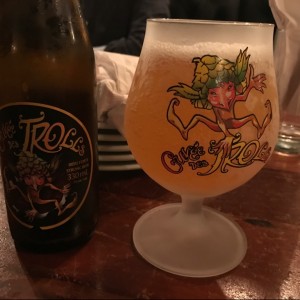 cuvee des trolls.  cerveza belga