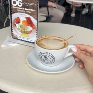 Capuccino mediano con leche de almendras
