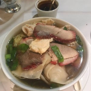 sopa de wanton