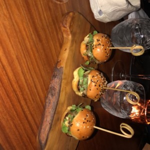 Angus beef mini hamburguers 