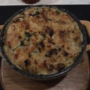 Lobster mac & cheese