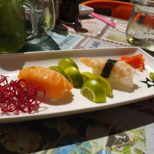 Nigiri de Salmon y Langostino