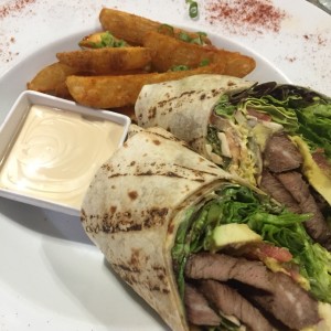 Wrap de filete de res con salsa de curry