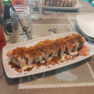 Rollo de sushi "Emperador" / Sushi roll "Emperador"
