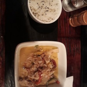 curry de pollo con arroz de jazmin