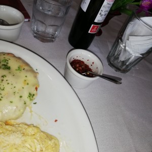 Milanesa de Pollo con pasta a la crema