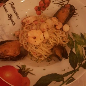 Pasta Frutti Di Mare en salsa crema