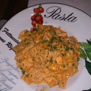 Farfalle Al Salmone e Vodka