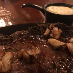 Rib Eyes con crema de papas