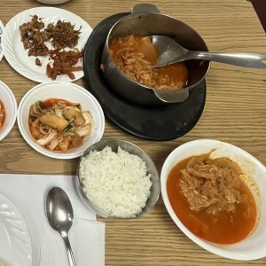 Sopa de kimchi con puerco