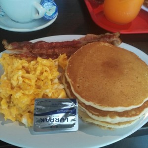 desayuno de "all you can eat pancake"