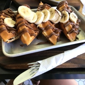 waffles con nutella y extra banana