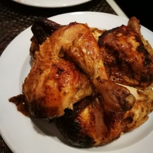 Pollo asado al estilo peruano