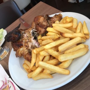 medio pollo a la brasa 