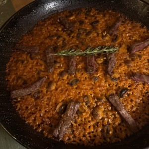 Paella de entraña