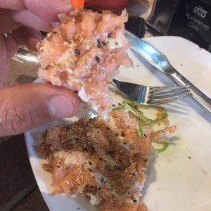 pizza de arroz con  salmon ahumado 