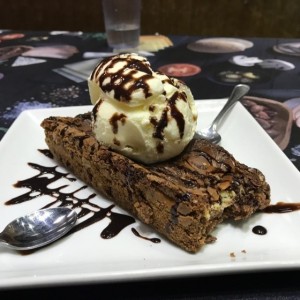 brownie con helado