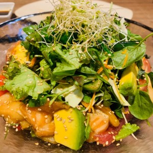 Ensalada de sashimi 