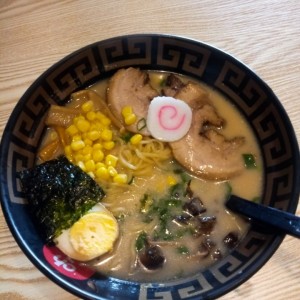 Ramen con cerdo