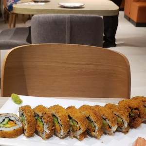 1. Sushi Aroma (Roll Apanado)