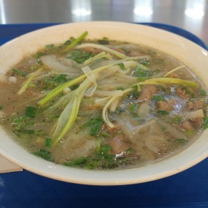 pho de carne salteada