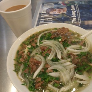 pho carne y cafe vietnamita