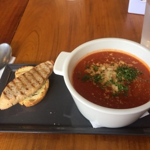 sopa de tomate