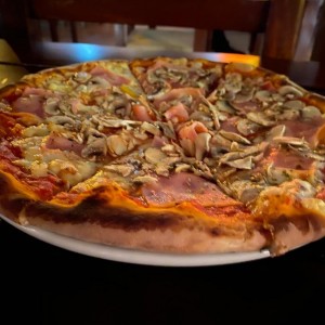 pizza jamon y fungi