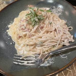 Spaghetti a la carbonara