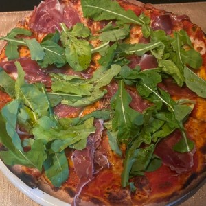Pizza de Arugula y Prosciutto